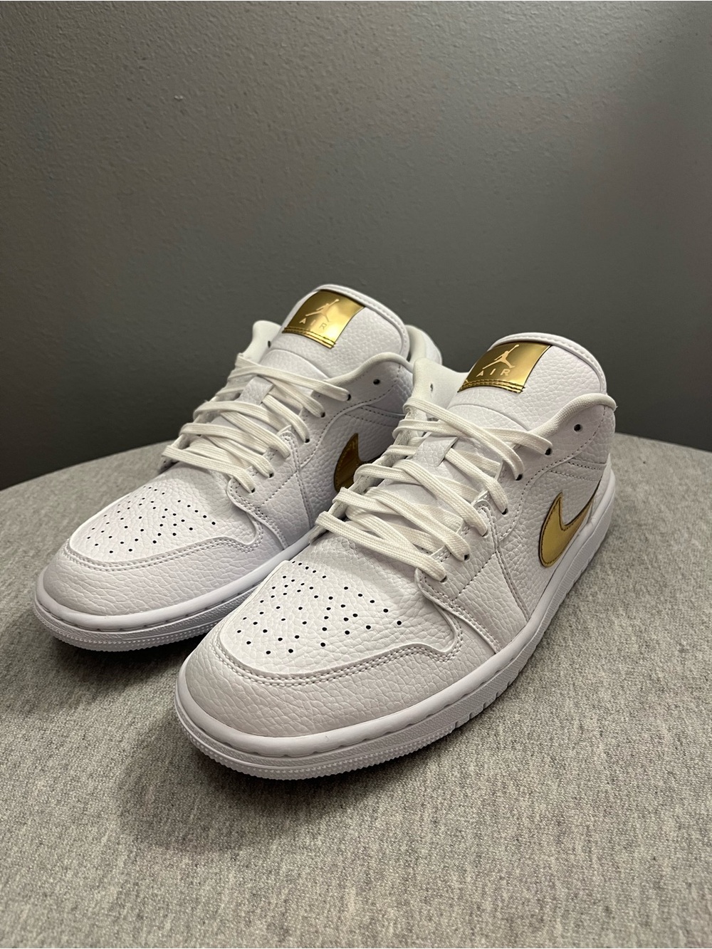 Nike Jordan 1 Low White Metallic Gold Women’s Shoe Size 9 CZ4776-100